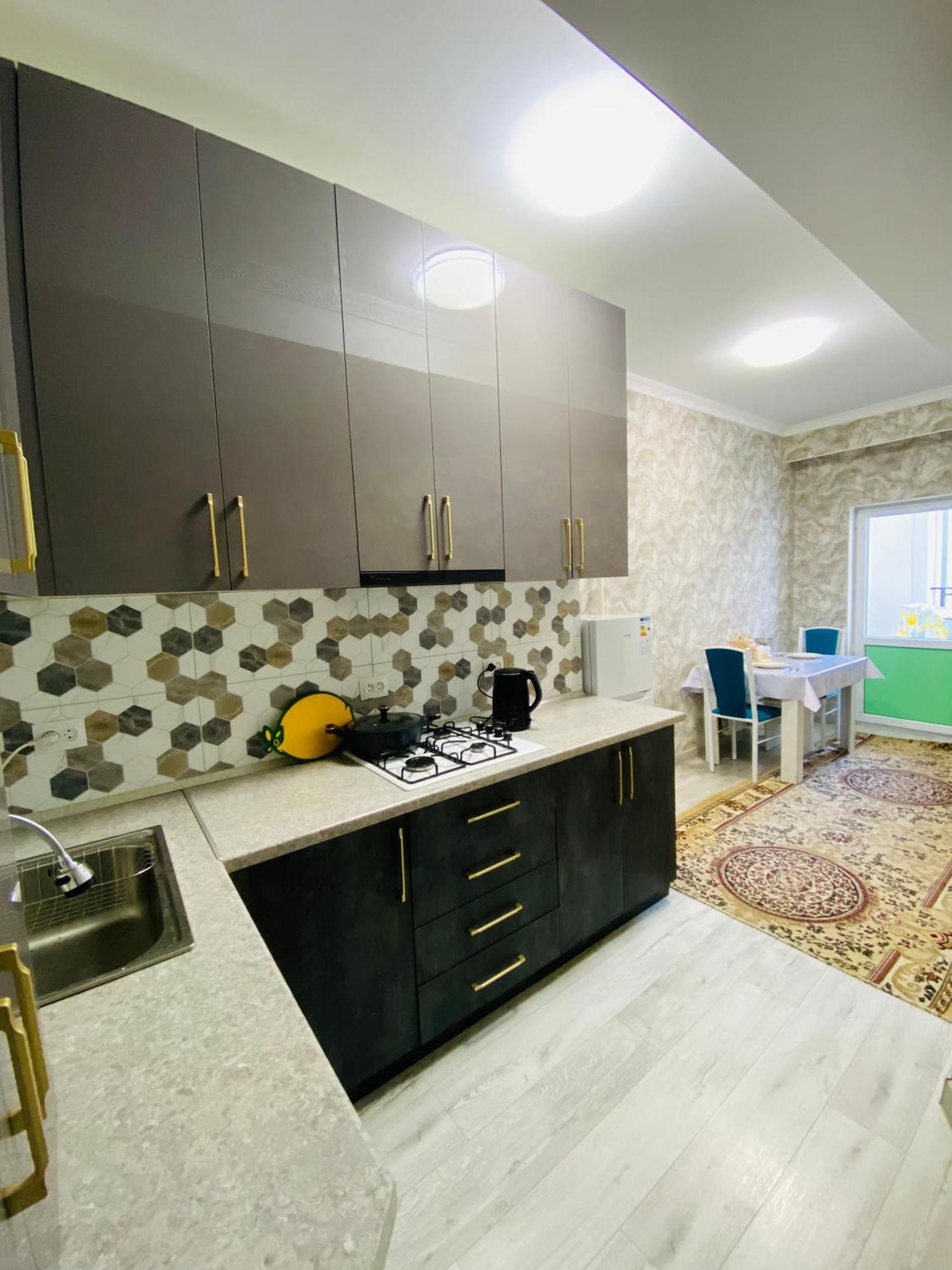 Apartamento Atlantis Bishkek Exterior foto